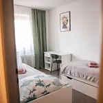 Prostorny V Centru U Reky, 2 Loznice, Balkon