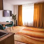 Prostorny V Centru U Reky, 2 Loznice, Balkon *