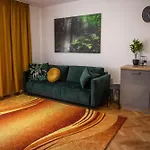 Prostorny V Centru U Reky, 2 Loznice, Balkon * Hradec Králové