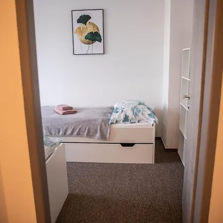 Apartmán Prostorný V Centru U řeky, 2 Ložnice, Balkón
