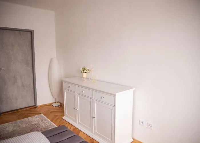 Apartamento Prostorný V Centru U řeky, 2 Ložnice, Balkón