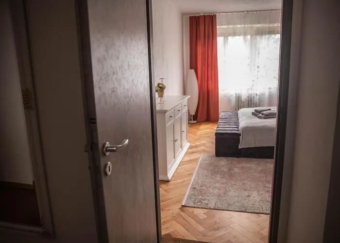 Apartamento Prostorný V Centru U řeky, 2 Ložnice, Balkón