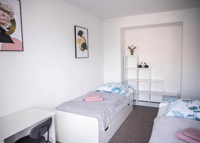 Prostorný V Centru U řeky, 2 Ložnice, Balkón Apartamento