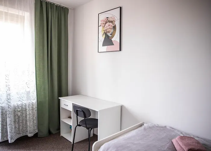 Prostorný V Centru U řeky, 2 Ložnice, Balkón