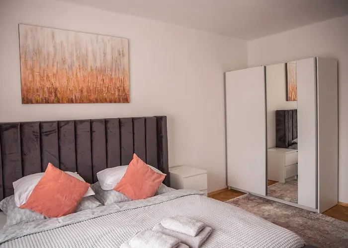 Apartamento Prostorný V Centru U řeky, 2 Ložnice, Balkón *