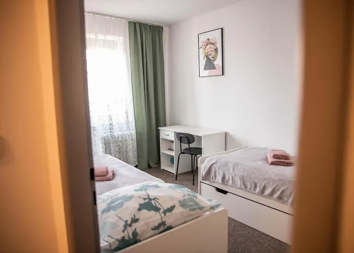 Prostorný V Centru U řeky, 2 Ložnice, Balkón