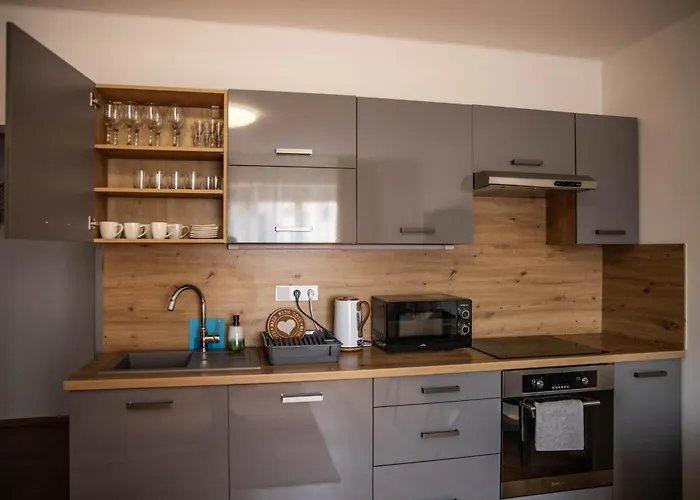 Prostorný V Centru U řeky, 2 Ložnice, Balkón Apartamento *
