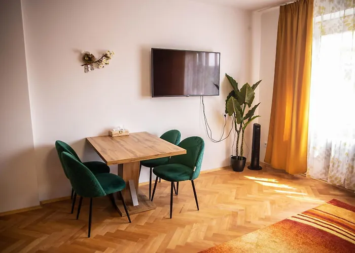 Apartamento Prostorný V Centru U řeky, 2 Ložnice, Balkón